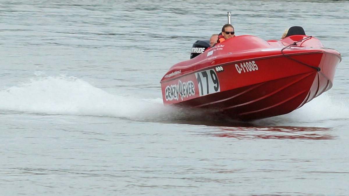 O Fotomagazin / UFERN 2015  /  SPEEDBOOTFAHREN